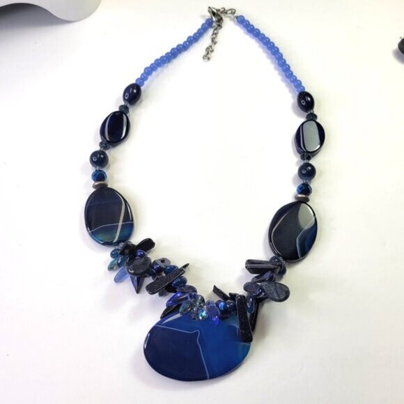 Chunky Black & Blue  Acrylic Nugget Bead Statement Necklace - Picture 5 of 10